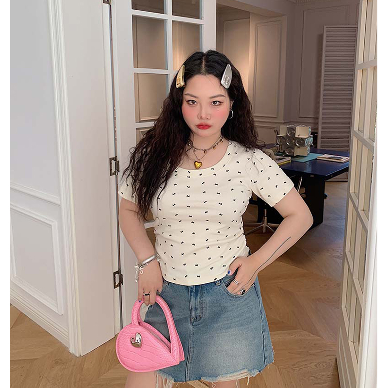 Women's Summer 2025 Short Sleeve Waist-Cinching Slim Fit T-Shirt - Stylish Casual Top for 90s and Y2K Inspired Looks Women's Summer 2025 Short Sleeve Waist-Cinching Slim Fit T-Shirt - Stylish Casual Top for 90s and Y2K Inspired Looks