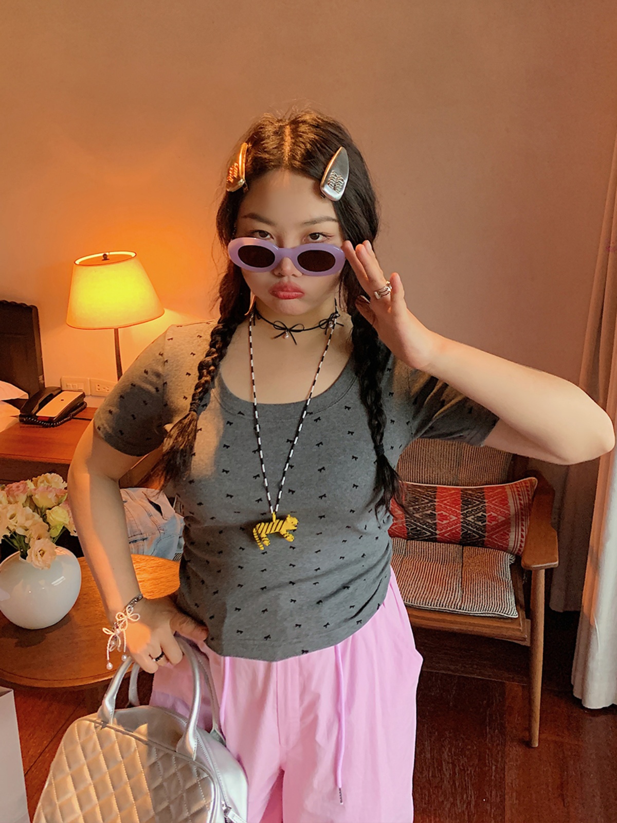 Women's Summer 2025 Short Sleeve Waist-Cinching Slim Fit T-Shirt - Stylish Casual Top for 90s and Y2K Inspired Looks Women's Summer 2025 Short Sleeve Waist-Cinching Slim Fit T-Shirt - Stylish Casual Top for 90s and Y2K Inspired Looks