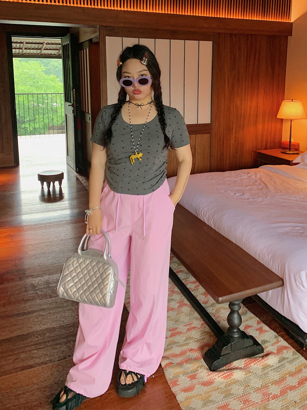 Women's Summer 2025 Short Sleeve Waist-Cinching Slim Fit T-Shirt - Stylish Casual Top for 90s and Y2K Inspired Looks Women's Summer 2025 Short Sleeve Waist-Cinching Slim Fit T-Shirt - Stylish Casual Top for 90s and Y2K Inspired Looks