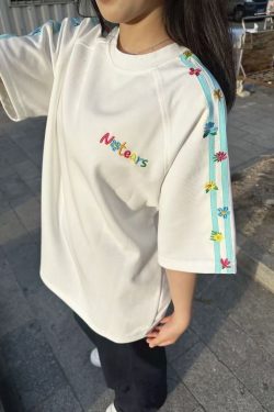 Women's Summer 2025 Spliced Color Stripe Embroidered Flower Short Sleeve T-Shirt - High-End Raglan Style for Trendy Couples