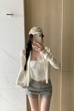 Women's Summer Lace Trim Halter Neck Top with Chest Pads - Stylish 90s-Inspired Design for Effortless Chic