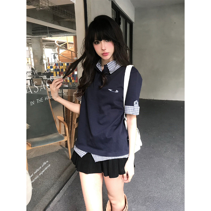 Women's Summer Retro Short-Sleeve Polo Shirt, MIU-Style Plaid Splicing Faux Two-Piece T-Shirt, Slim Fit, Trendy 90s Inspired Top Women's Summer Retro Short-Sleeve Polo Shirt, MIU-Style Plaid Splicing Faux Two-Piece T-Shirt, Slim Fit, Trendy 90s Inspired Top