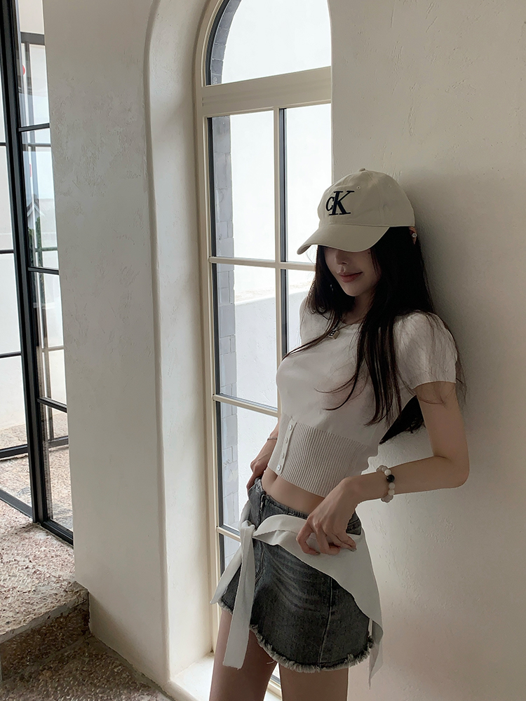 Women's Summer White Short Sleeve T-Shirt and Shawl Knitted Two-Piece Set, Lightweight, Holiday Fresh, Y2K Style Women's Summer White Short Sleeve T-Shirt and Shawl Knitted Two-Piece Set, Lightweight, Holiday Fresh, Y2K Style