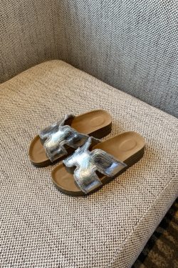 Women's Thick-Soled One-Word Slide Sandals - Casual Outdoor Flip-Flops for Summer 2025, Simple & Versatile Trendy Footwear