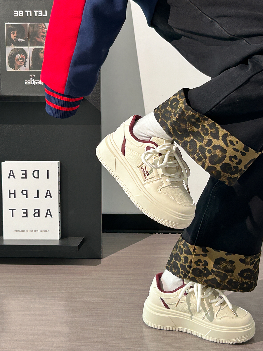 Women's Thick-Soled White Shoes, Breathable Retro Korean Style Big Toe Design, Height-Increasing Versatile Bread Shoes Women's Thick-Soled White Shoes, Breathable Retro Korean Style Big Toe Design, Height-Increasing Versatile Bread Shoes