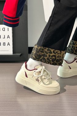 Women's Thick-Soled White Shoes, Breathable Retro Korean Style Big Toe Design, Height-Increasing Versatile Bread Shoes