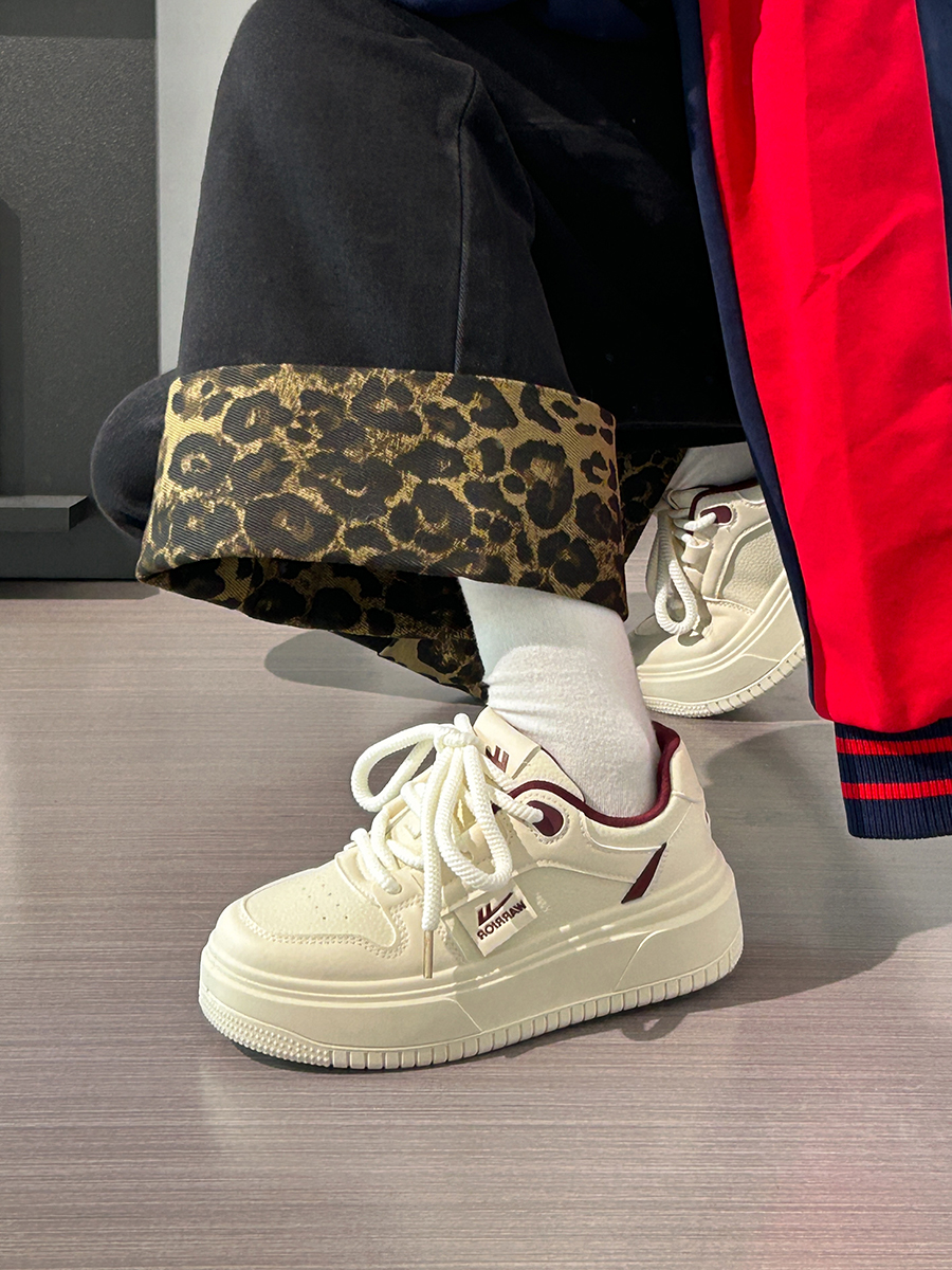 Women's Thick-Soled White Shoes, Breathable Retro Korean Style Big Toe Design, Height-Increasing Versatile Bread Shoes Women's Thick-Soled White Shoes, Breathable Retro Korean Style Big Toe Design, Height-Increasing Versatile Bread Shoes