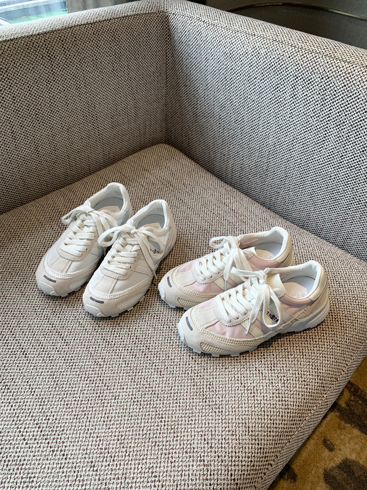 Women's Ultra-Light Breathable White Sneakers 2025 – Summer Mesh Casual Jogging Shoes with Thick Sole for Comfort and Style Women's Ultra-Light Breathable White Sneakers 2025 – Summer Mesh Casual Jogging Shoes with Thick Sole for Comfort and Style