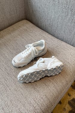 Women's Ultra-Light Breathable White Sneakers 2025 – Summer Mesh Casual Jogging Shoes with Thick Sole for Comfort and Style