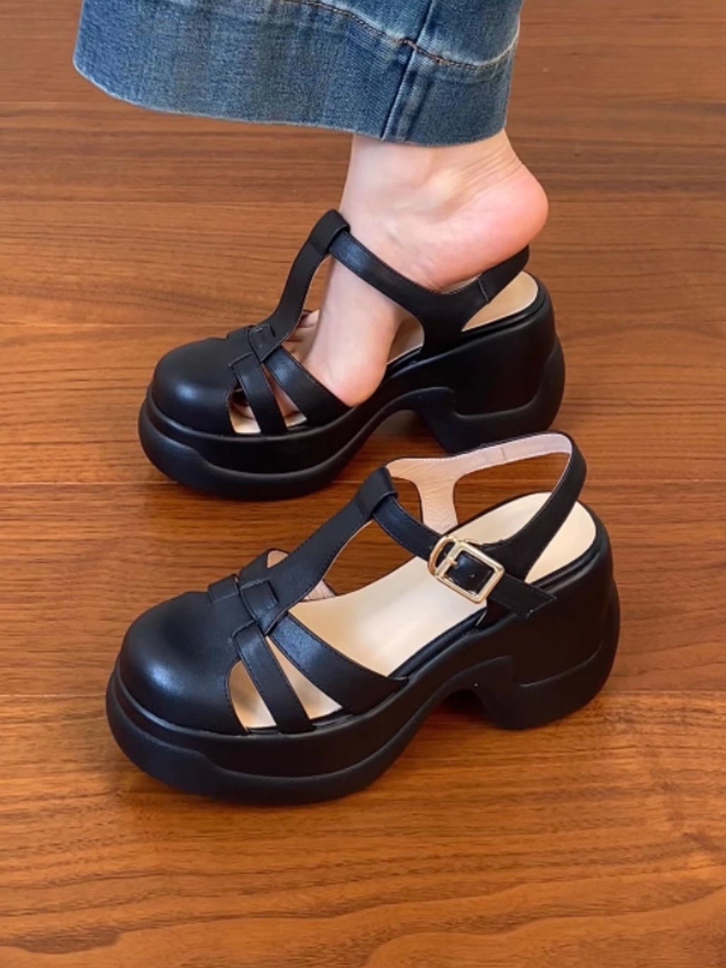 Women's Waterproof Platform High Heel Roman Sandals - Thick-Soled Round Toe Pig Cage Design for Summer 2025 Women's Waterproof Platform High Heel Roman Sandals - Thick-Soled Round Toe Pig Cage Design for Summer 2025