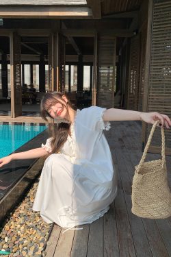 Women's White Half-Length A-Line Skirt with 3D Rose Flower Decoration - Summer 2025 Trendy Floral Style