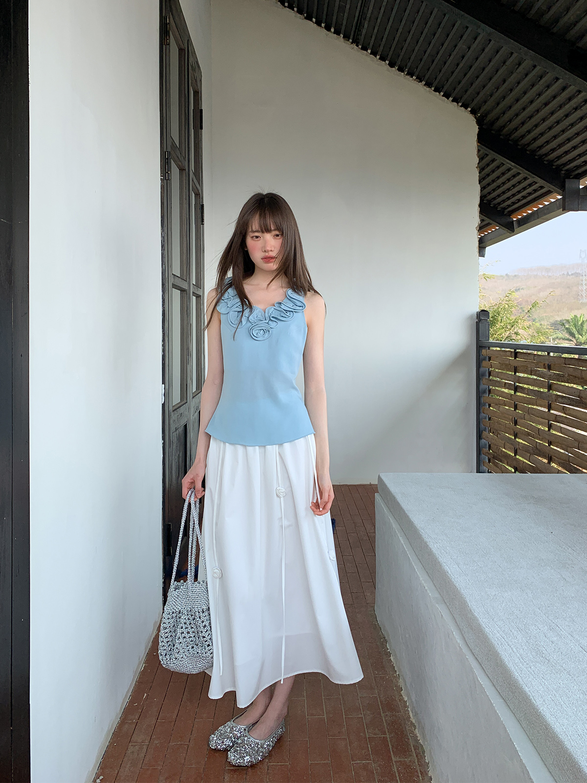 Women's White Half-Length A-Line Skirt with 3D Rose Flower Decoration - Summer 2025 Trendy Floral Style Women's White Half-Length A-Line Skirt with 3D Rose Flower Decoration - Summer 2025 Trendy Floral Style