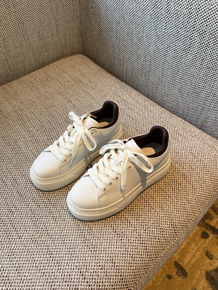 Women's White Lace-Up Sneakers - Comfortable Thick-Soled Genuine Leather Casual Footwear for Spring 2025 - Versatile Student Style Women's White Lace-Up Sneakers - Comfortable Thick-Soled Genuine Leather Casual Footwear for Spring 2025 - Versatile Student Style