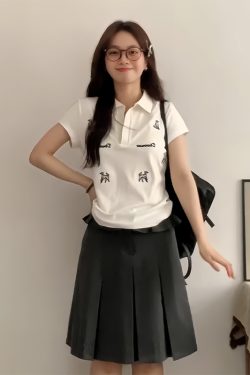 Women's White Short-Sleeve Polo Shirt with Dog Embroidery - Summer 2023 American-Style Fitted Sports Top