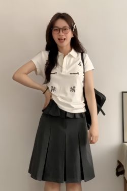 Women's White Short-Sleeve Polo Shirt with Dog Embroidery - Summer 2023 American-Style Fitted Sports Top