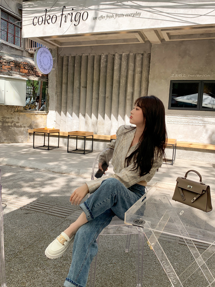 Women's White Thick-Soled Slip-On Loafers in British Style - Genuine Leather Spring Summer 2025 Fashion Footwear Women's White Thick-Soled Slip-On Loafers in British Style - Genuine Leather Spring Summer 2025 Fashion Footwear