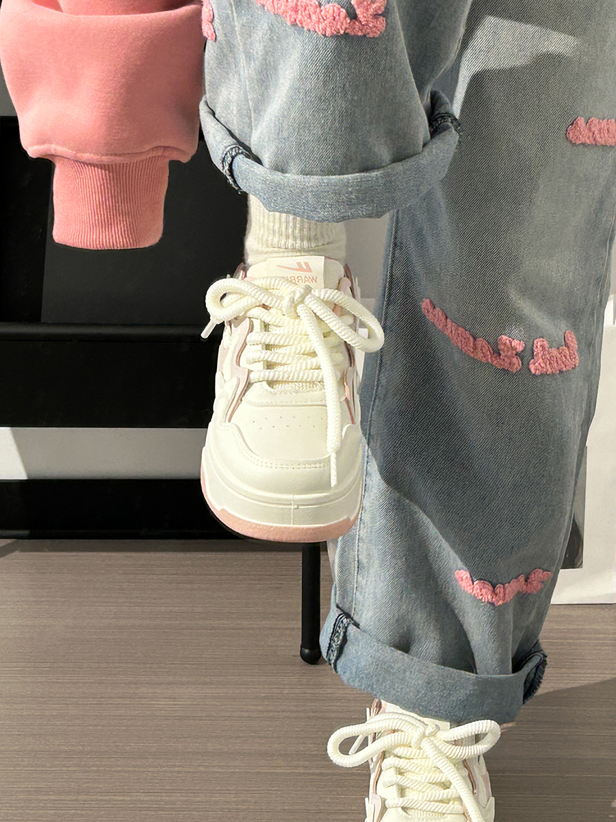 Women's White Thick-Soled Sneakers - Breathable Casual Skate Shoes for Spring Summer - Versatile Niche Fashion Footwear Women's White Thick-Soled Sneakers - Breathable Casual Skate Shoes for Spring Summer - Versatile Niche Fashion Footwear