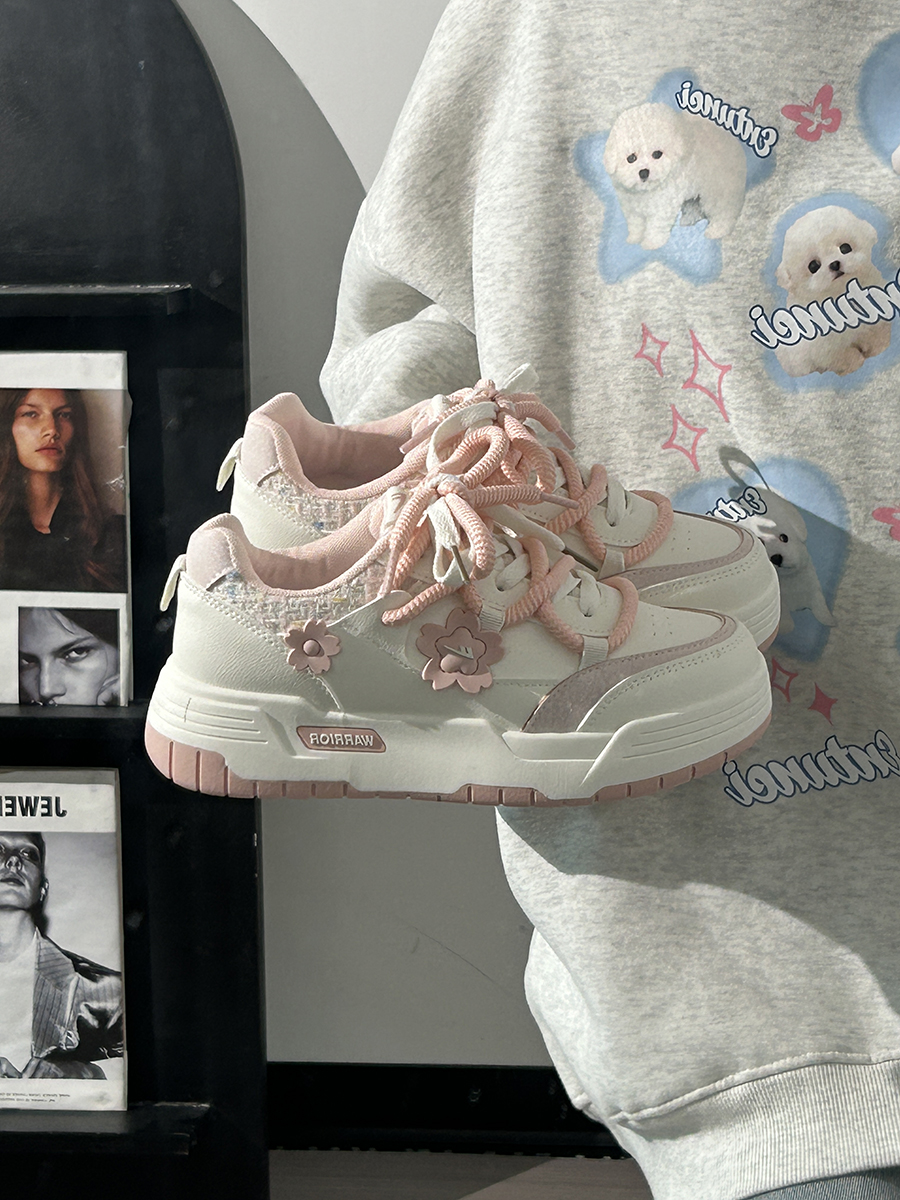 Women's White Thick-Soled Sneakers - Breathable Casual Skate Shoes for Spring Summer - Versatile Niche Fashion Footwear Women's White Thick-Soled Sneakers - Breathable Casual Skate Shoes for Spring Summer - Versatile Niche Fashion Footwear