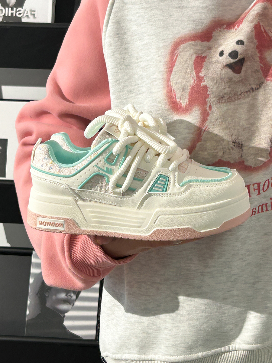 Women's White Thick-Soled Sneakers - Breathable Summer Board Shoes, Versatile Niche Design for Everyday Wear Women's White Thick-Soled Sneakers - Breathable Summer Board Shoes, Versatile Niche Design for Everyday Wear