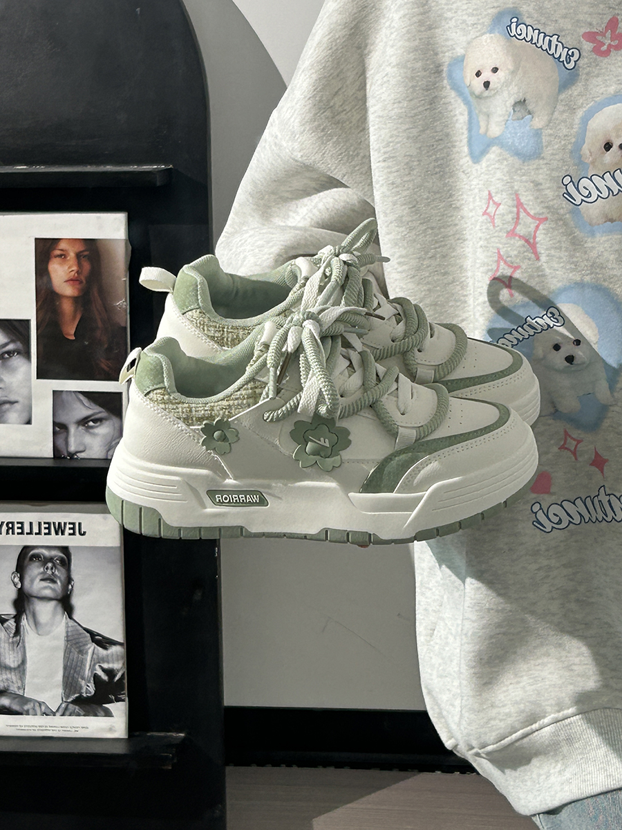 Women's White Thick-Soled Sneakers - Breathable Summer Board Shoes, Versatile Niche Design for Everyday Wear Women's White Thick-Soled Sneakers - Breathable Summer Board Shoes, Versatile Niche Design for Everyday Wear