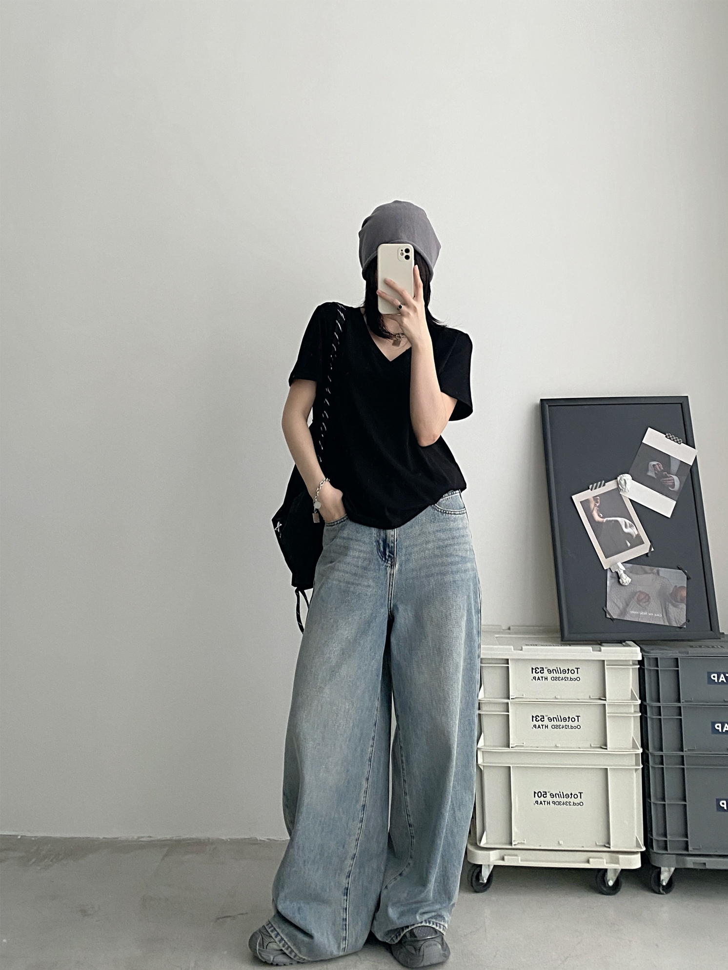 Women's White V-Neck Short Sleeve T-Shirt, Loose Fit Drop Shoulder, Spring Summer Basic Top, Versatile Layering Piece Women's White V-Neck Short Sleeve T-Shirt, Loose Fit Drop Shoulder, Spring Summer Basic Top, Versatile Layering Piece