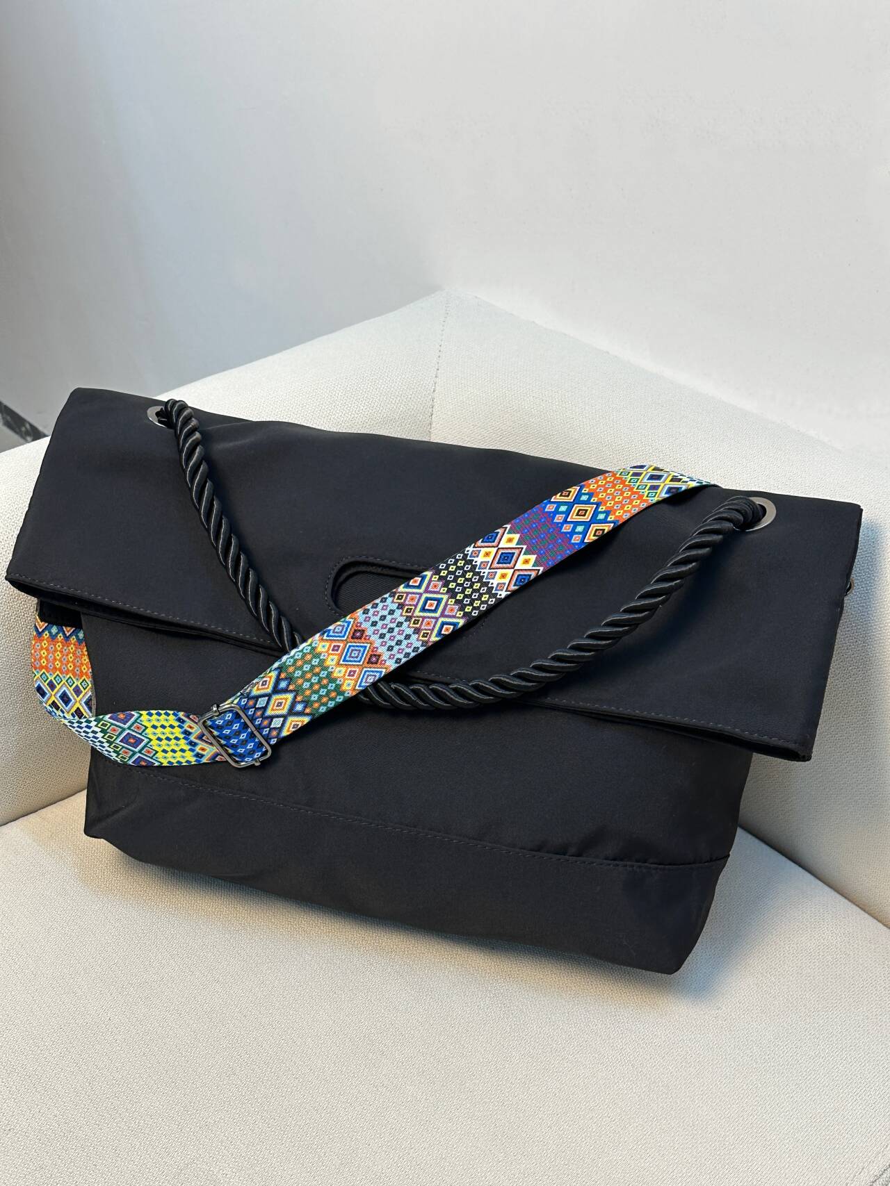 Women's Wide Strap Crossbody Bag - Versatile High-End Messenger Tote for Commuting - 2025 Fashion Trend Women's Wide Strap Crossbody Bag - Versatile High-End Messenger Tote for Commuting - 2025 Fashion Trend