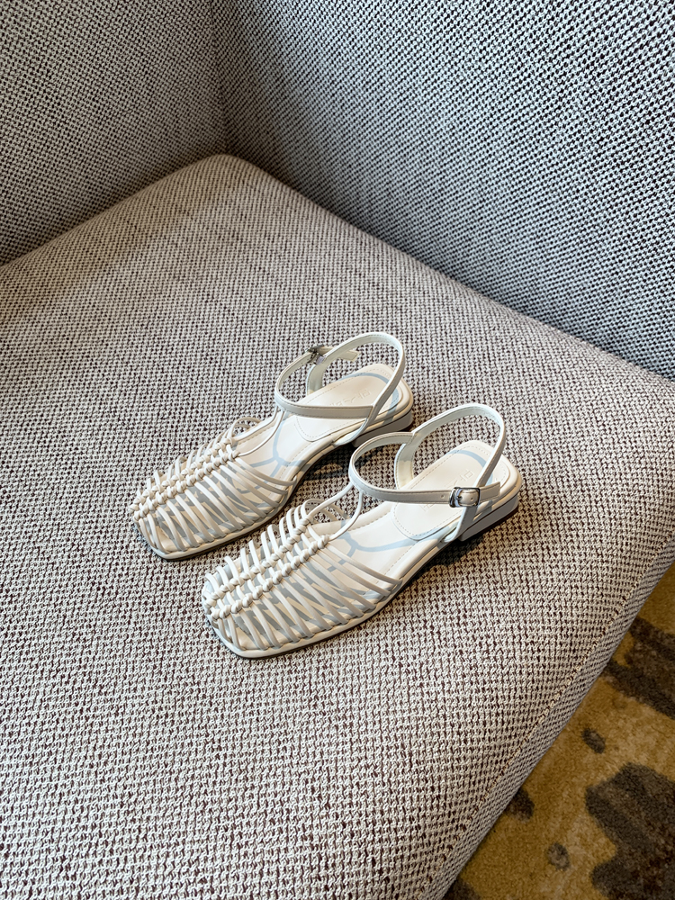 Women's Woven Closed-Toe Sandals 2025 Summer Korean Style Breathable Hollow Roman Commuter Shoes for Versatile Fashion Women's Woven Closed-Toe Sandals 2025 Summer Korean Style Breathable Hollow Roman Commuter Shoes for Versatile Fashion