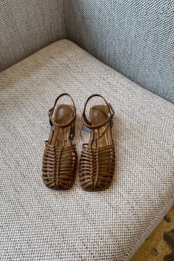 Women's Woven Closed-Toe Sandals 2025 Summer Korean Style Breathable Hollow Roman Commuter Shoes for Versatile Fashion