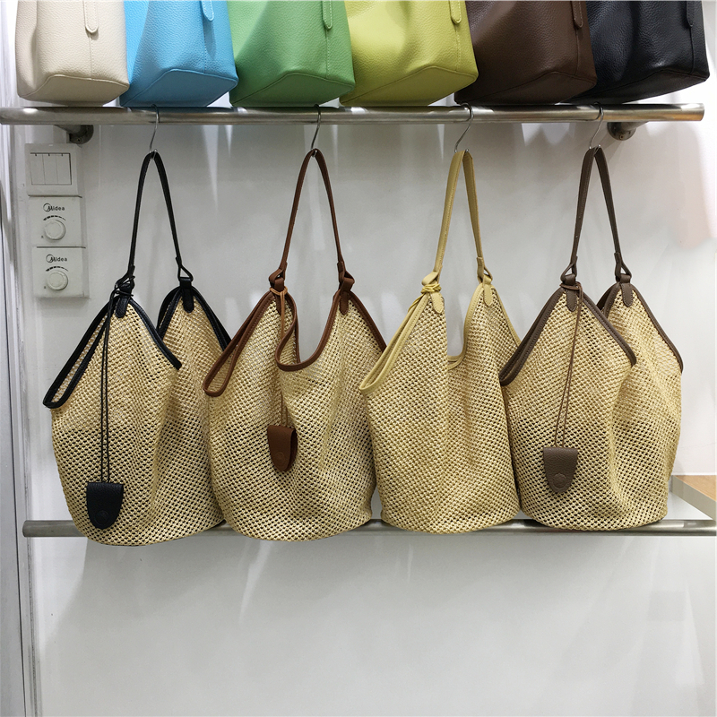 Woven Straw Tote Bag for Summer 2025 - Large Capacity Casual Shoulder Bag for Vacation and Everyday Use Woven Straw Tote Bag for Summer 2025 - Large Capacity Casual Shoulder Bag for Vacation and Everyday Use