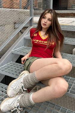 Y2K Color-Blocking Red Cropped T-Shirt for Women - Spicy Girl V-Neck Short Sleeve Slim Fit Summer Top