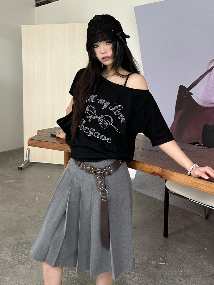 Y2K Off-Shoulder Bow Print T-Shirt - Short Sleeve, Loose Fit, Slimming Summer Top for Spicy Girls, Niche Style Y2K Off-Shoulder Bow Print T-Shirt - Short Sleeve, Loose Fit, Slimming Summer Top for Spicy Girls, Niche Style