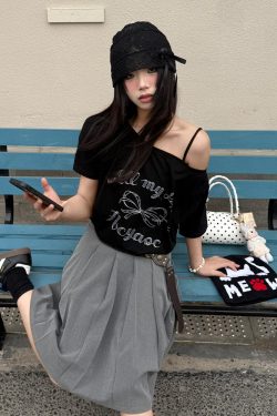 Y2K Off-Shoulder Bow Print T-Shirt - Short Sleeve, Loose Fit, Slimming Summer Top for Spicy Girls, Niche Style