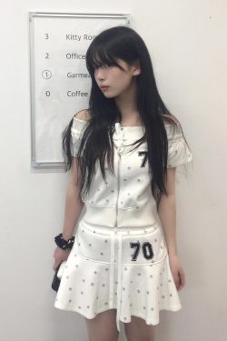 Y2K Summer Star Print Off-Shoulder Top & Slim-Fit Skirt Two-Piece Sports Suit for Women - American Style Sweet & Spicy Look