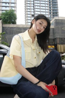 Yellow Striped Short-Sleeve T-Shirt for Women - Retro American Style, Summer Vacation Top, Trendy Instagram Fashion