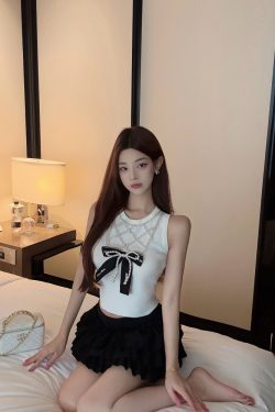 Yuan Ying Style Heavy-Duty Ice Silk Knitted Vest - Trendy Korean Style Top for Effortless Layering