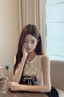 Yuan Ying Style Heavy-Duty Ice Silk Knitted Vest - Trendy Korean Style Top for Effortless Layering