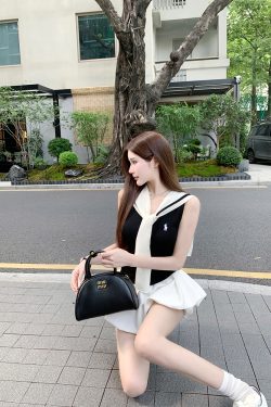 Zhang Yuanying College Vest Shawl Two-Piece Set - Stylish Layered Look for Casual Y2K Fashion