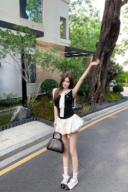 Zhang Yuanying College Vest Shawl Two-Piece Set - Stylish Layered Look for Casual Y2K Fashion