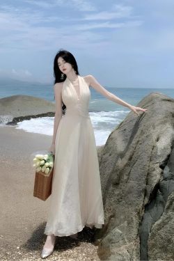 Style Core Aesthetics, New Style Trends - Backless Halter Neck Maxi Dress