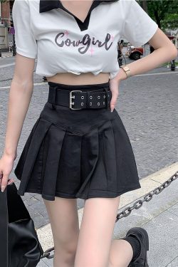 Style Core Aesthetics, New Style Trends - Belt Detail Pleated Mini Skirt