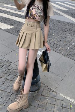 Style Core Aesthetics, New Style Trends - Belt Detail Pleated Mini Skirt