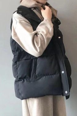 Style Core Aesthetics, New Style Trends - Buttoned Sleeveless Padded Down Jacket