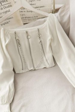 Style Core Aesthetics, New Style Trends - Chain Detailed Square Neck Crop Top