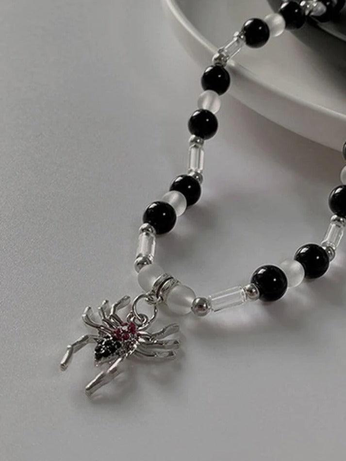 Style Core Aesthetics, New Style Trends - Collier de perles pendentif araignée Style Core Aesthetics, New Style Trends - Collier de perles pendentif araignée