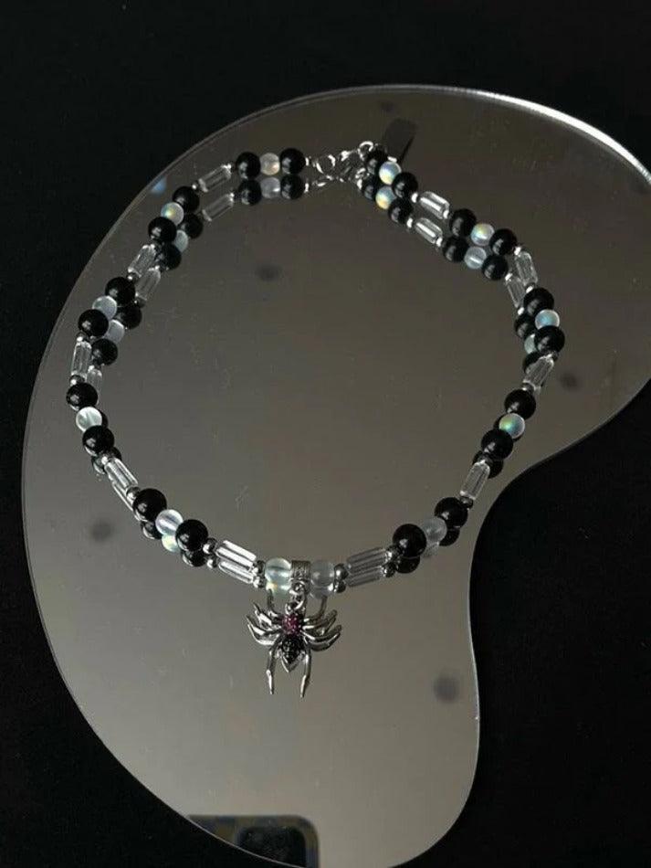 Style Core Aesthetics, New Style Trends - Collier de perles pendentif araignée Style Core Aesthetics, New Style Trends - Collier de perles pendentif araignée