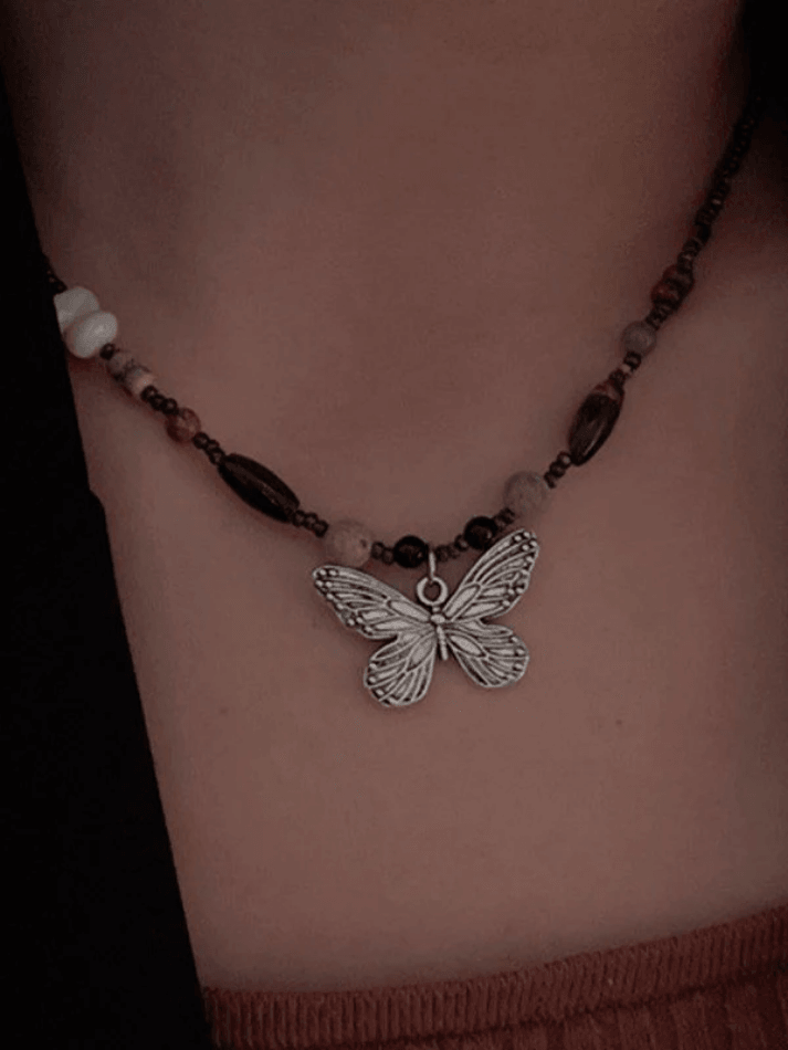 Style Core Aesthetics, New Style Trends - Collier papillon en pierre de perles vintage Style Core Aesthetics, New Style Trends - Collier papillon en pierre de perles vintage