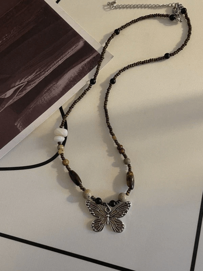 Style Core Aesthetics, New Style Trends - Collier papillon en pierre de perles vintage Style Core Aesthetics, New Style Trends - Collier papillon en pierre de perles vintage