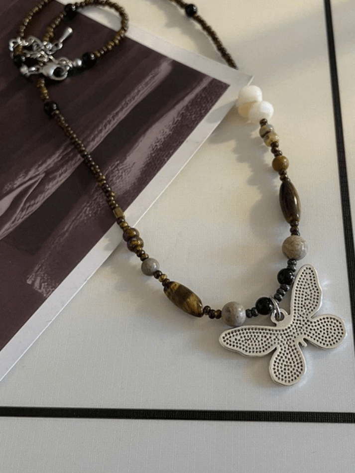 Style Core Aesthetics, New Style Trends - Collier papillon en pierre de perles vintage Style Core Aesthetics, New Style Trends - Collier papillon en pierre de perles vintage