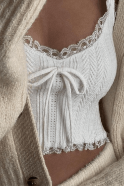 Style Core Aesthetics, New Style Trends - Cropped Lace Trim White Tank Top