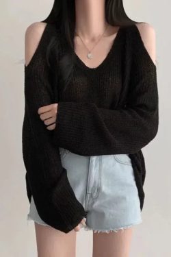 Style Core Aesthetics, New Style Trends - Cut-Out Shoulder Loose Knit Sweater